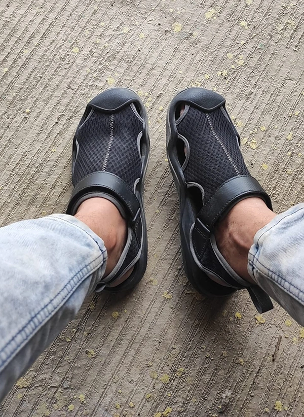 Showcasing-crocs-swiftwater-sandals