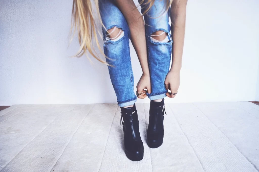 A-Model-wearing-boots-for-women