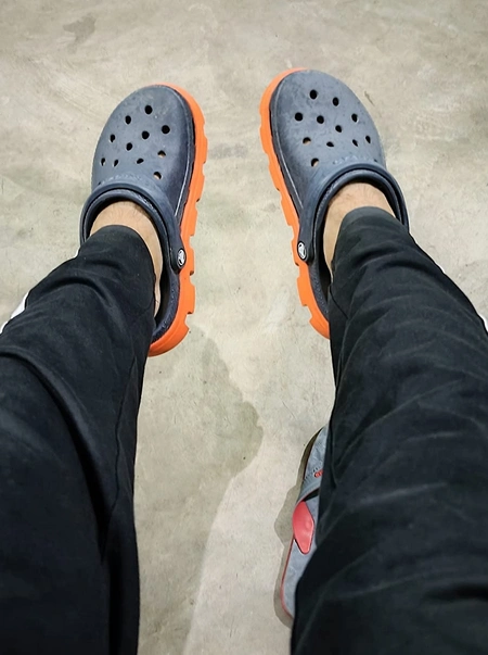 Black-orange-crocs-sandal-for-monsoon
