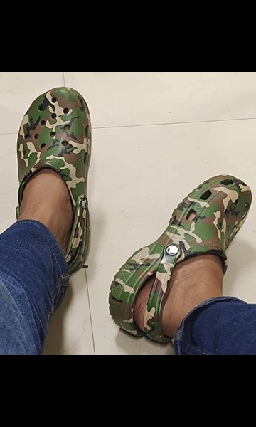Review-of-militery-design-crocs-clog-on-footwearin