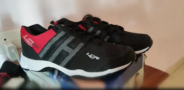 Lancer-running-shoes-unboxing-image