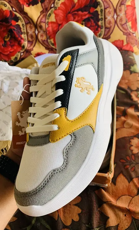 Unboxing-image-of-Red-Tape-White-Yellow-sneakers