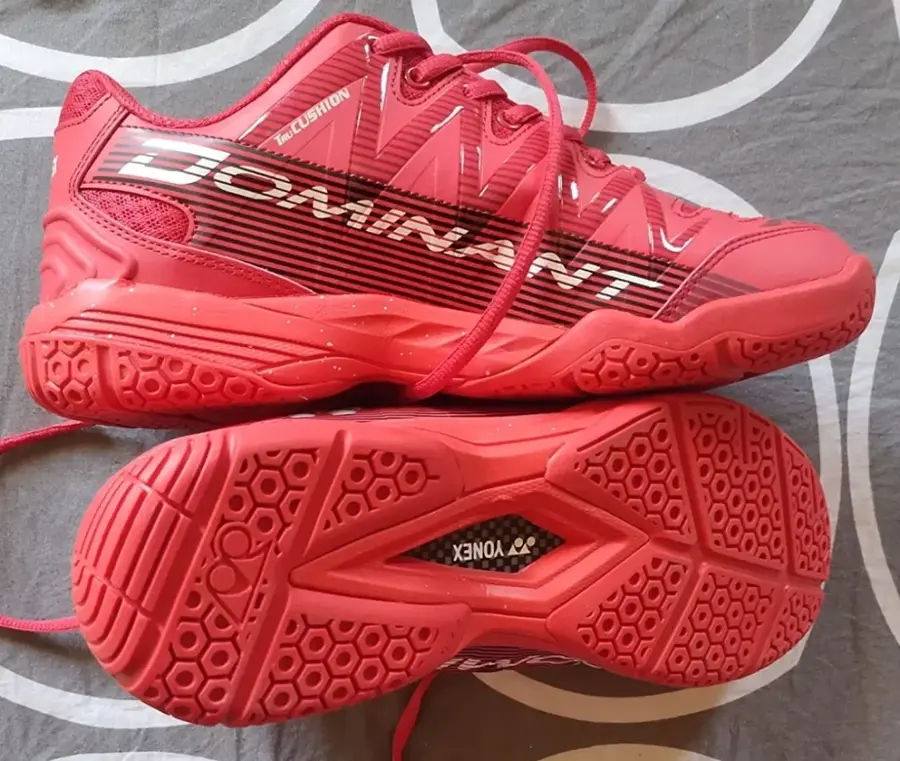 Yonex-Dominant-badminton-shoes-in-red-color-for-concrete-court