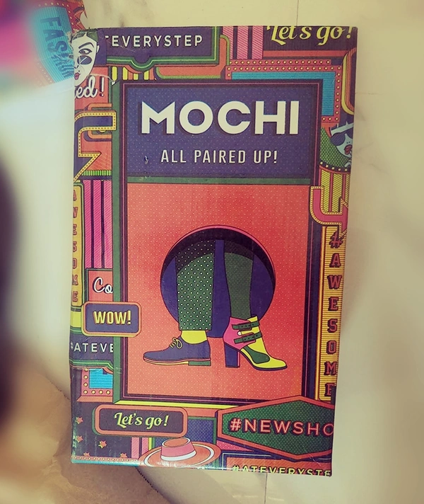 Gift-Box-Packing-By-Mochi-Footwear