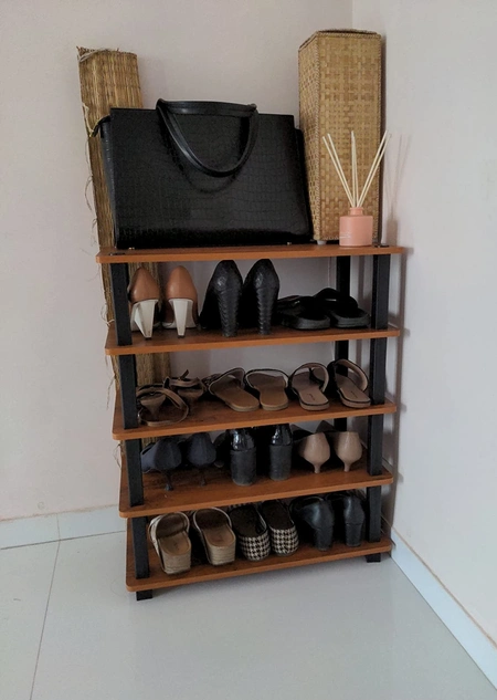 Shoe-Rack-Fitted-in-the-Corner-of-the-House