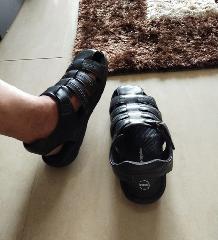 Hush-Puppies-Pure-Leather-Black-sandals-wear-by-man
