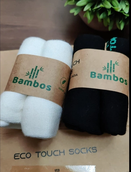 Unboxing-Image-Of-White-and-Black-color-Socks