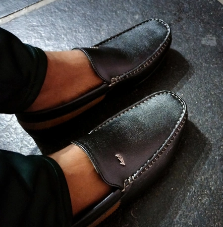 Black-Colour-Loafer-For-Mens