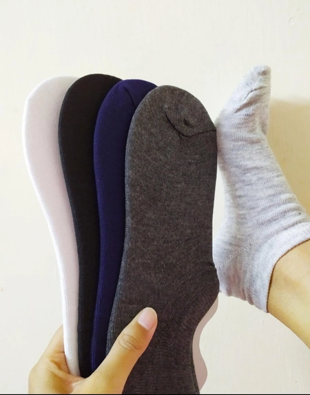 Unboxing-Image-Of-LEALDEALZ-Ankle Socks