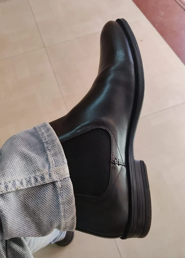 Black-Leather-Chelsea-boot